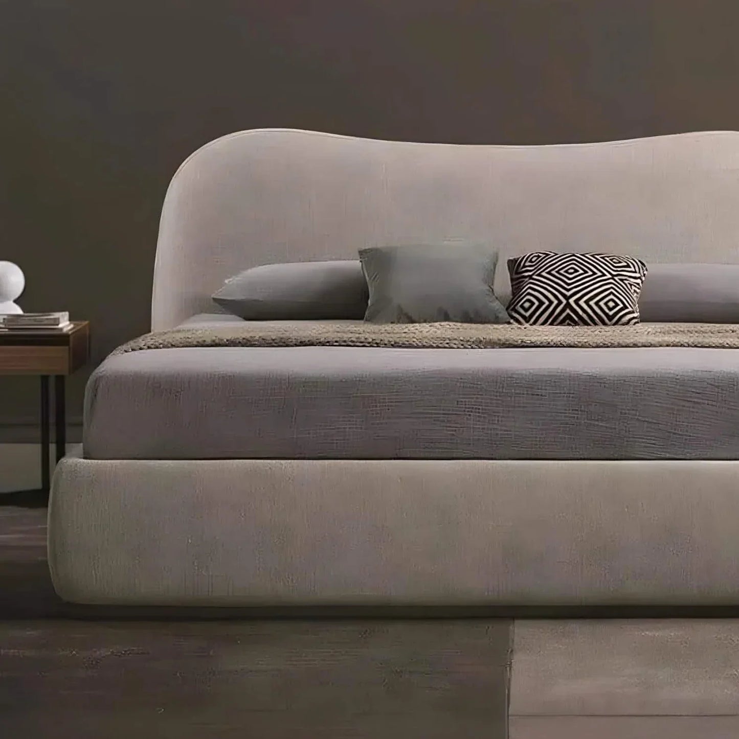 سرير سوبر كينج خشب موسكي، 180*195*120 سم