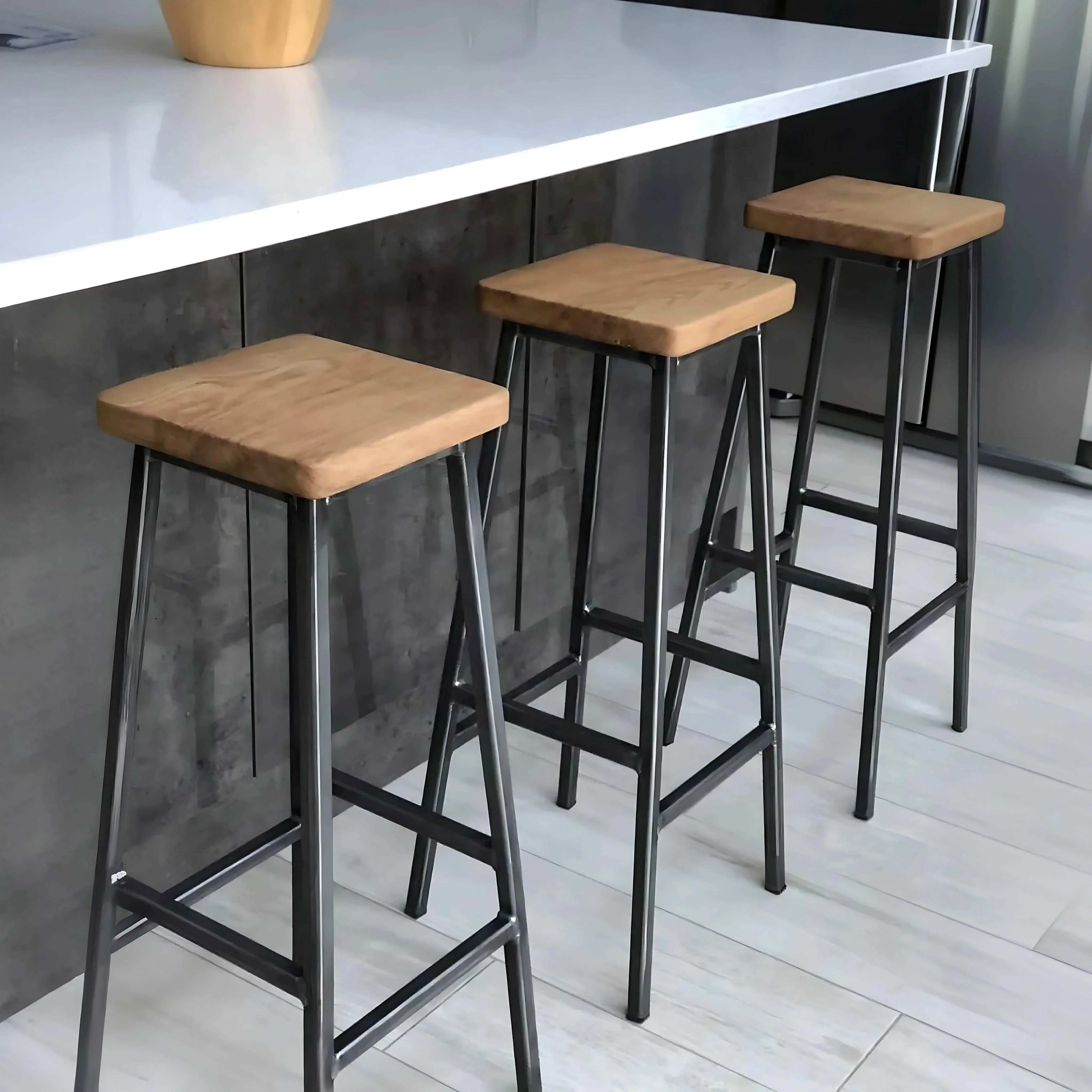 كرسي بار اسود*بني فاتح 30*30*75سم - ROW3 Iron Wood