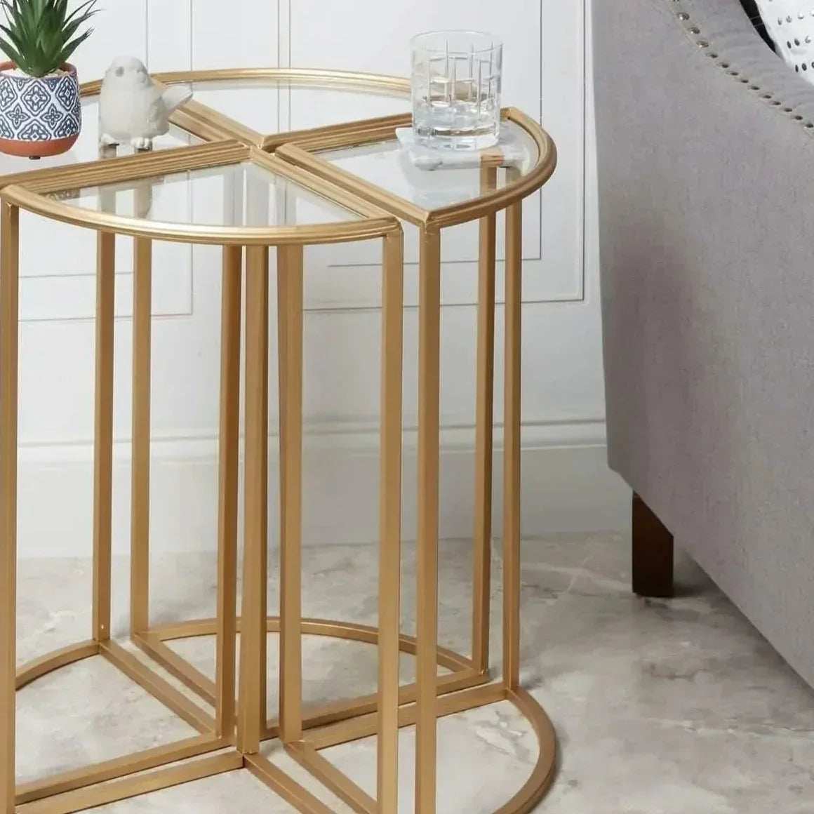 ترابيزة جانبية معدن بسطح زجاج، 50*50*55 سم