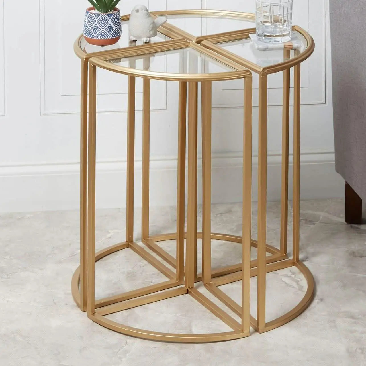 ترابيزة جانبية معدن بسطح زجاج، 50*50*55 سم