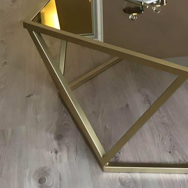 ترابيزة قهوة بسطح زجاج 80*80*50 سم - RON87 Royal Iron
