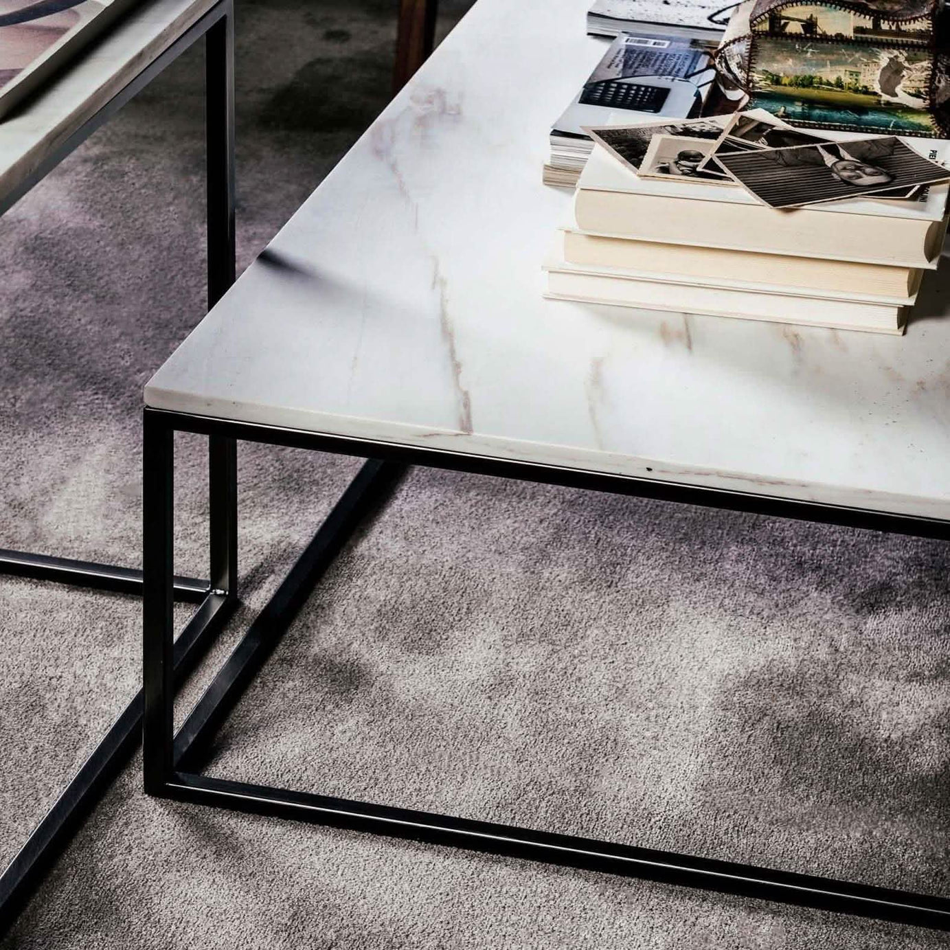 ترابيزة قهوة ستيل بسطح رخام، 90*90*45 سم