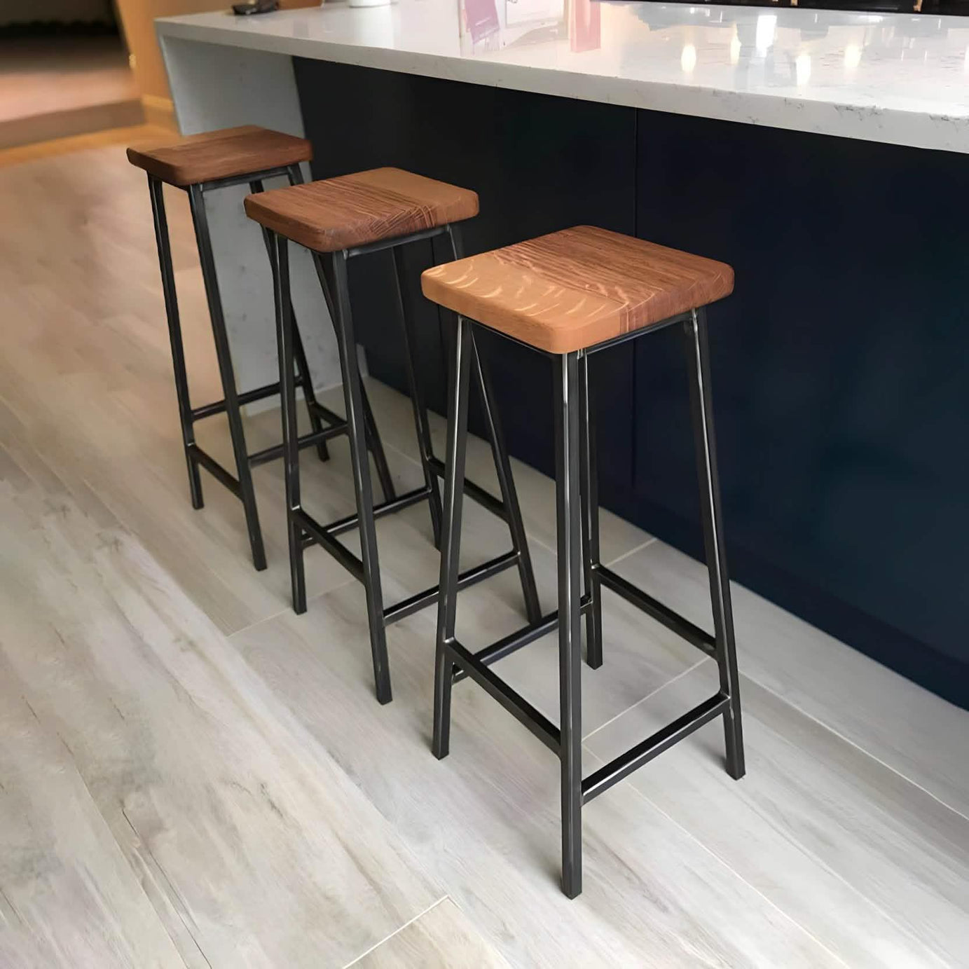 كرسي بار ستيل و ام دي اف، 35*35*70 سم