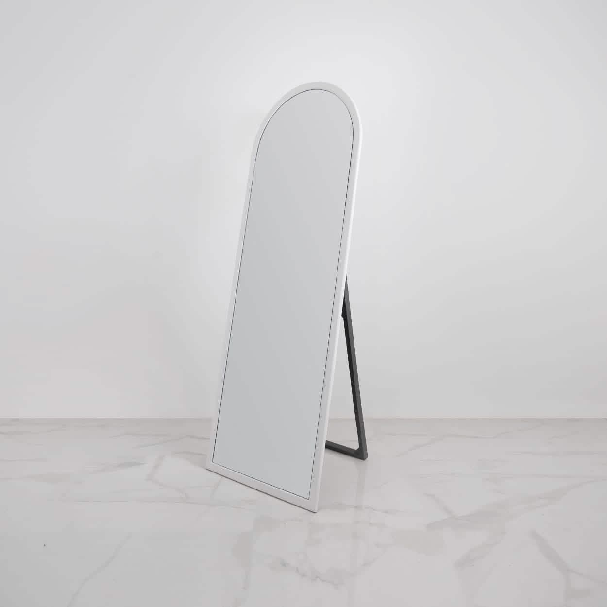 مرايا ارشيد استاند خشب ام دي اف، 60*170 سم - أبيض