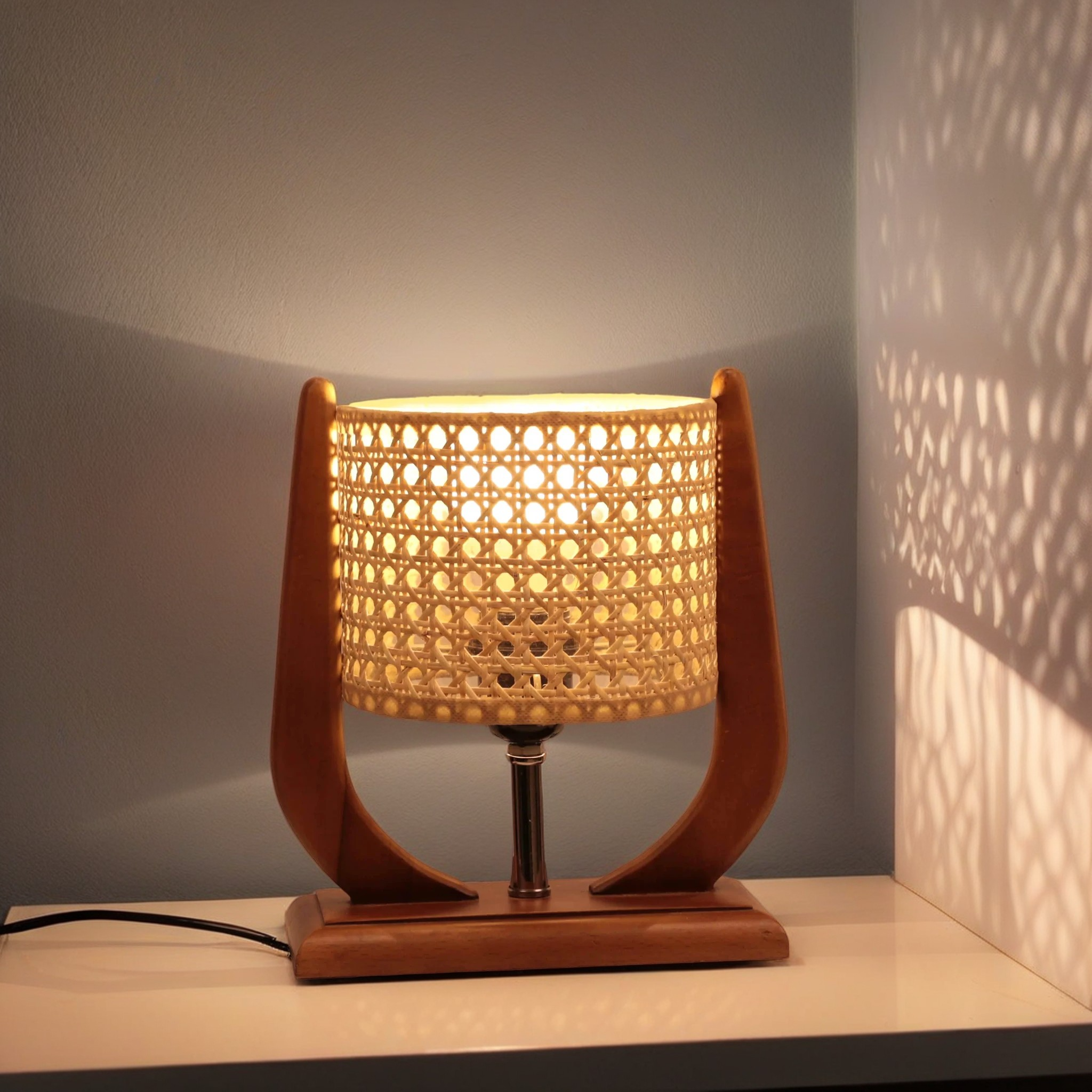 أباجورة خشب زان ، 14*25 سم